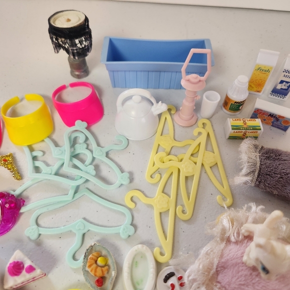 Vintage Lot Barbie Doll House Accessories 90s 1990s Scuba Kitchen Food Hangers - Picture 13 of 16